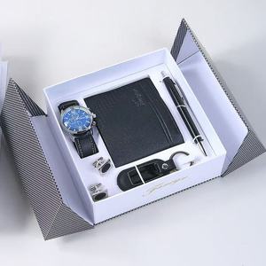 Set Regalo di Lusso Transfrontaliero: <span class=keywords><strong>Cintura</strong></span> da <span class=keywords><strong>Uomo</strong></span> in Acciaio Inossidabile, Occhiali da Sole e <span class=keywords><strong>Portafoglio</strong></span> <span class=keywords><strong>con</strong></span> Stampa Tipografica - Popolare - Product Image 4