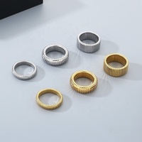 Individuell Gestalteter Ovaler Ring mit Glatter Oberfläche für Männer und Frauen mit Lasergravur Titan-Stahlring