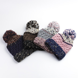 Vente en gros de bonnets d'hiver en <span class=keywords><strong>tricot</strong></span> jacquard de haute qualité bonnets à <span class=keywords><strong>pompon</strong></span> personnalisés en acrylique - Product Image 4