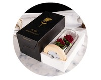 Idées Piédestal en bois LED Lumières Dôme en verre décoré Artificielle Fleur préservée Rose Ornements pour les cadeaux de la Saint-Valentin