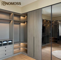 Armoires de dressing sur mesure de luxe modernes pour projets résidentiels, avec planification d'aménagement de rangement personnalisée, fournies par des professionnels.
