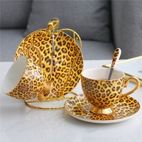 Tasse en porcelaine avec cuillère haute qualité grande capacité tasse droite style européen petite tasse à thé en céramique de luxe