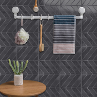 Carreaux autocollants VividTiles Chevron Noir Charbon pour cuisine, résistants à la chaleur, pour crédence