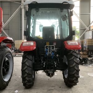 Tracteur agricole à roues 4x4 Luoyang 504 Rouge 50 CV à transmission par engrenages, niveau de sécurité élevé - Product Image 4