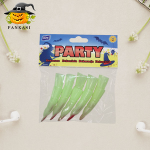 Pointes d'ongles qui brillent dans le noir pour Halloween, vertes avec des pointes rouges, pour la décoration de fête costumée - Product Image 3