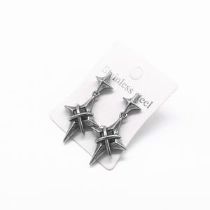 Boucles d'oreilles pendantes personnalisées pour hommes, en acier inoxydable 316L, hypoallergéniques, avec double étoile et pierre rouge, style vintage punk gothique pour hommes - Product Image 5