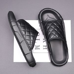 Nouvelles pantoufles en gros pour hommes, tongs d'été tendance en cuir de vachette pour la plage - Product Image 4