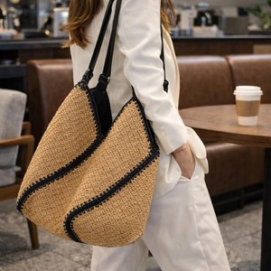 Bolso de Hombro Boho de Rafia Tejida con Forma de V, Bolso de Playa Geométrico de Verano - Product Image 1