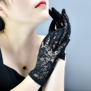 Vente en gros directe d'usine Gants en dentelle jacquard à fleurs noires Gants de mariage pour femmes, décoration de fête, de festival et de vacances - Product Image 3