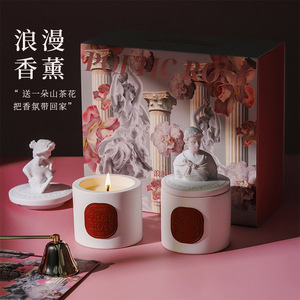 Candela Aromaterapica in Cera di Soia con Statuetta - Confezione Regalo Stile Instagram per Matrimoni, Compleanni e Regali di Laurea - Product Image 2