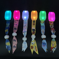 Bracelet LED télécommandé DMX 15 couleurs avec bandes de tissu personnalisables pour concert et festival de musique