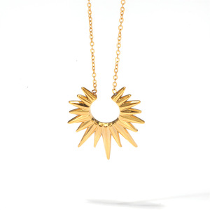 Collar con colgante de moda para mujer de Europa y Estados Unidos, acero de titanio dorado de 18 quilates, acero inoxidable templado, diseño personalizado - Product Image 5