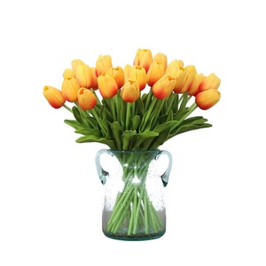 YL Tulipes artificielles <span class=keywords><strong>de</strong></span> haute qualité, toucher réel, mini-bulbes <span class=keywords><strong>de</strong></span> tulipes en PU, fleurs <span class=keywords><strong>de</strong></span> tulipes artificielles pour mariage, remise <span class=keywords><strong>de</strong></span> diplôme, Pâques, fêtes - Product Image 3