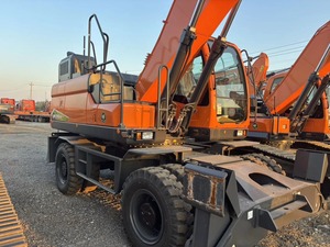 Excavatrice mobile de taille moyenne Develon DX210W, équipement d'ingénierie municipale - Product Image 2