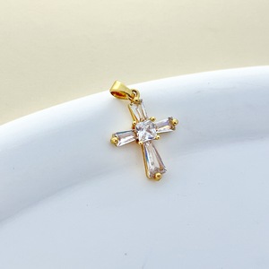 Pendentif Croix en Alliage de Zinc avec Sertissage Griffe, Bijou Thème, Cadeau, Breloque de Collier - Product Image 4