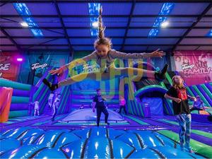 JOYFUL FUN Factory Équipement d'amusement gonflable extérieur Parc de <span class=keywords><strong>trampoline</strong></span> gonflable Parc gonflable - Product Image 3