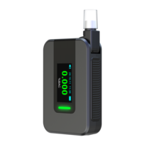 Tragbarer digitaler Alkoholtester mit Sprachansage und LED-Licht für persönliche und Verkehrssicherheit.
