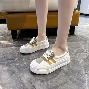 รองเท้าลำลองสำหรับผู้หญิงยอดนิยมในคอลเลกชั่นฤดูใบไม้ร่วง2024รองเท้าแพลตฟอร์มกระชับสัดส่วนสีสันใหม่ - Product Image 3