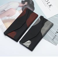 Boîte à lunettes pliable noire de luxe populaire avec logo personnalisé en cuir PU étui et sac de rangement pour lunettes