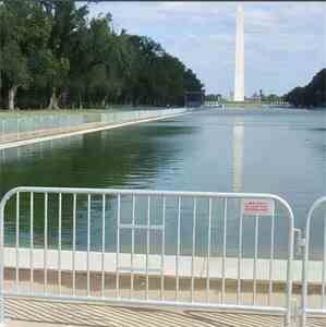 Barrières métalliques portables en acier durable pour les chantiers de construction et la sécurité publique Solution durable - Product Image 6