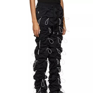Pantalones de Moda Urbana Personalizados OEM de Alta Calidad con Múltiples Cordones Elásticos para Hombre - Product Image 1