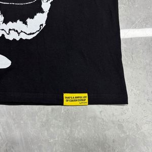 C'est vraiment beaucoup de T-shirts classiques à thème de sirop contre la toux. - Product Image 2