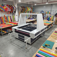 Machine de découpe laser à double tête pour tissus de sublimation et rouleaux de peluche grand format