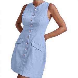 Robe mini en lin bleu clair sans manches, col en V, boutonnée sur le devant, style décontracté d'été, couleur unie, respirante et ajustée - Product Image 3