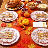 Assiettes jetables en plastique pour Thanksgiving, motif citrouille d'automne, design moderne et élégant, assiettes de dîner orange, vaisselle en forme de feuille pour fête de la récolte