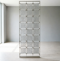 Paravent d'art moderne et minimaliste en acier inoxydable et verre cristal super blanc pour villa, bureau, salle d'exposition, mur de fond
