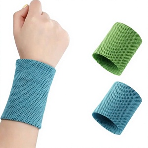 Bracelets de poignet rafraîchissants 3 couches personnalisables avec logo, absorbant l'humidité, respirants, pour la gym, le tennis, le sport, séchage rapide, sensation de fraîcheur, UPF50+, pour hommes - Product Image 3