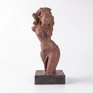 Sculpture Salabhanjika |   Réplique de sculpture de temple indien du Xe siècle, provenant d'un musée d'art - Product Image 1
