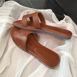 The 2026 Summer New Flat-bottomed <strong>Sandals</strong> and <strong>Slide</strong> Slippers Are <strong>on</strong> Sale for Women and Ladies to Enjoy a Leisurely Walk - Product Image 6