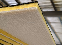 Plafond acoustique moderne blanc perforé en PVC et laine de verre, ignifuge, étanche, grille carrée 2x2 pi, classe E0, garantie 5 ans