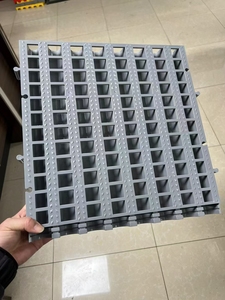 Usine de Guangzhou <span class=keywords><strong>Prix</strong></span> de gros Vente Facile à installer Résistant à l'usure Grille de lavage de voiture Carrelages de sol de garage à emboîtement en plastique - Product Image 5