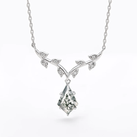 Collier en argent sterling 925 plaqué or avec pendentif feuille de branche d'olivier et agate verte naturelle taille cerf-volant, vente en gros