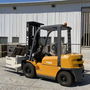 Accesorio para montacargas STMA a la venta Accesorio para montacargas Abrazaderas para neumáticos de horquilla de pesaje opcionales Abrazaderas para pacas a la venta - Product Image 1