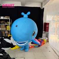 Costume de mascotte de baleine gonflable de dessin animé bleu, costume de poisson publicitaire gonflable de haute qualité pour l'activité