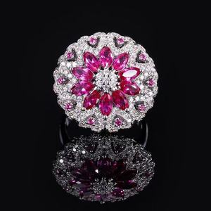 แหวนทองเหลืองชุบทอง 18K ประดับเพชรซิคอนดีไซน์หรูหราทันสมัยลายดอกไม้สำหรับผู้หญิง - Product Image 2