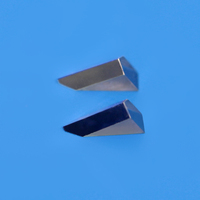 Prisma de Silicona de Alta Precisión para Dirección de Rayos NIR/MWIR - Tamaños Personalizados y Recubrimientos BBAR Disponibles