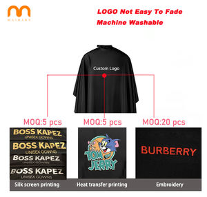 Conception personnalisée cheveux <span class=keywords><strong>de</strong></span> barbier rose vif serviettes en coton blanc noir imperméable <span class=keywords><strong>salon</strong></span> <span class=keywords><strong>de</strong></span> <span class=keywords><strong>coiffure</strong></span> cape <span class=keywords><strong>de</strong></span> coupe avec logo imprimé personnalisation - Product Image 3