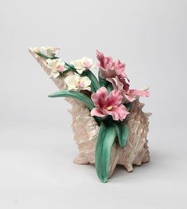 Vaso in <span class=keywords><strong>Ceramica</strong></span> Personalizzato, Regalo in Fine Porcellana con Fiori di Orchidea Rosa e Narciso in Figurina a Forma di Conchiglia - Product Image 3