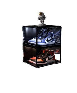 Caja de Almacenamiento Apilable de Plástico con LED para Zapatos, Transparente, con Imanes Laterales, a Prueba de Polvo, 100% Material Nuevo - Empaque Innovador para Zapatos - Product Image 2