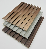 Panneau mural WPC classique gaufré mat, imitation bois, pour la décoration intégrale de la maison