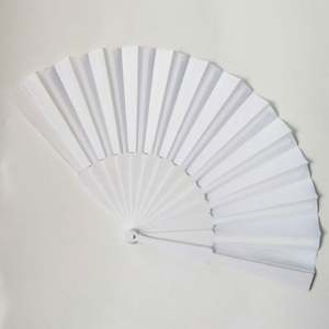 Ventilador Plegable Clásico de Plástico Sólido de 13 Pulgadas al por Mayor para Verano, Baile, Manualidades, para Damas, Graduación, Navidad, Pascua - Product Image 1