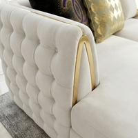 Juego de Sofás Modulares Chesterfield Europeos de Terciopelo Moderno con Patas de Plástico Doradas - Muebles para Sala de Estar y Hotel