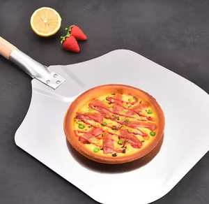 Pala per <span class=keywords><strong>Pizza</strong></span> in Alluminio Quadrata Multifunzionale Moderna Non Smontabile con Manico in Legno, Accessorio per Forno - Product Image 2