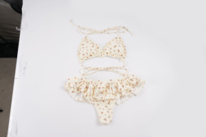 ชุดว่ายน้ำทูพีซลายดอกไม้ บิกินี่แบบดันทรง เปิดหลัง แต่งระบาย สไตล์สาวหวานซัมเมอร์ พร้อมฟองน้ำเสริม - Product Image 6