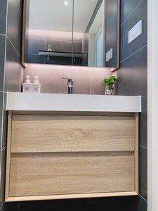 Combinazione di Mobili da Bagno Moderni e Semplici Consigliati dal Little Red Book, Montaggio a Parete Senza Vernice con Lavabo - Product Image 2
