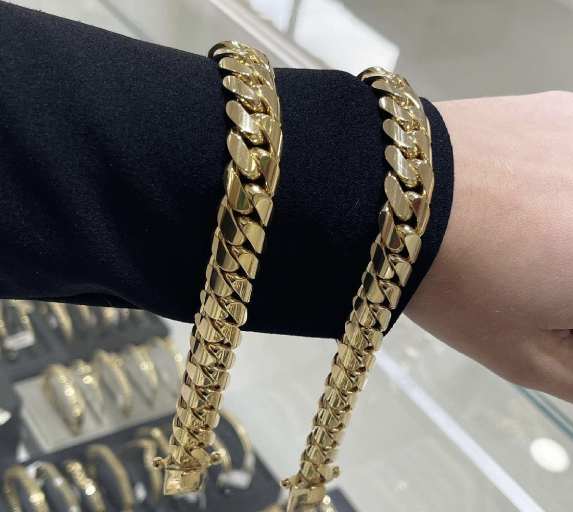 couleur or jaune (fermoir moissanite)